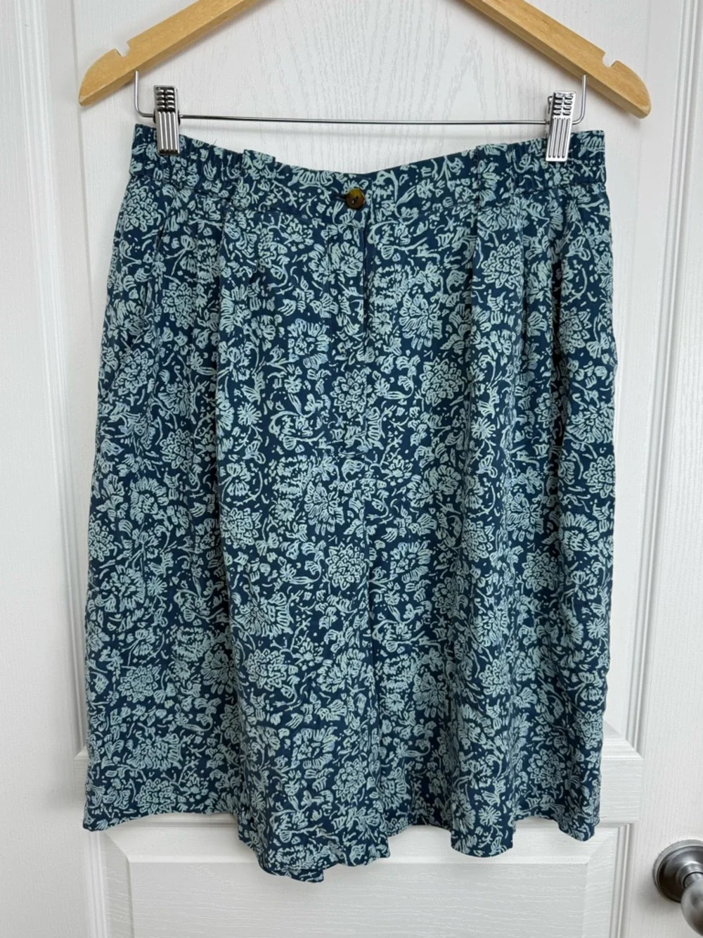 Vintage Silk Floral Shorts Size 12 Inseam 10” Large Blue 90s - Picture 2 of 6